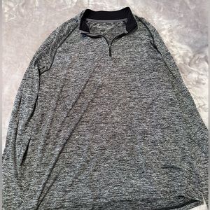 Men’s Under Armour long sleeve light quarter-zip size Large, grey/black